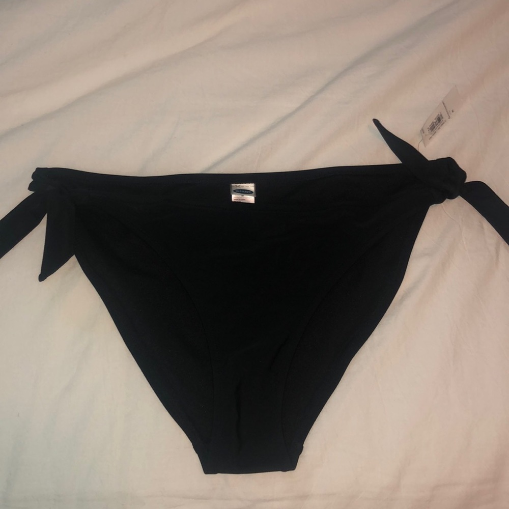 BRAND NEW black bikini bottoms
